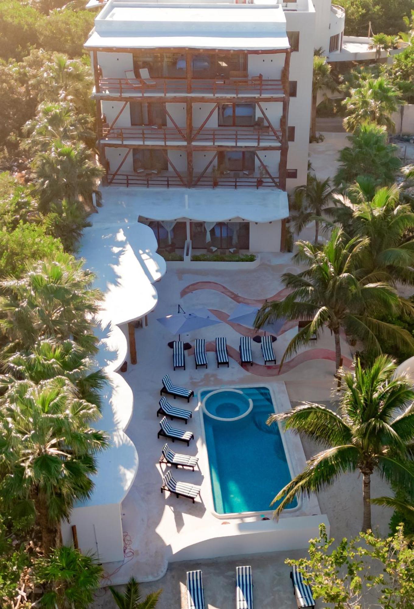 Beach Front Hotel Boutique Dk House Остров Холбокс Экстерьер фото