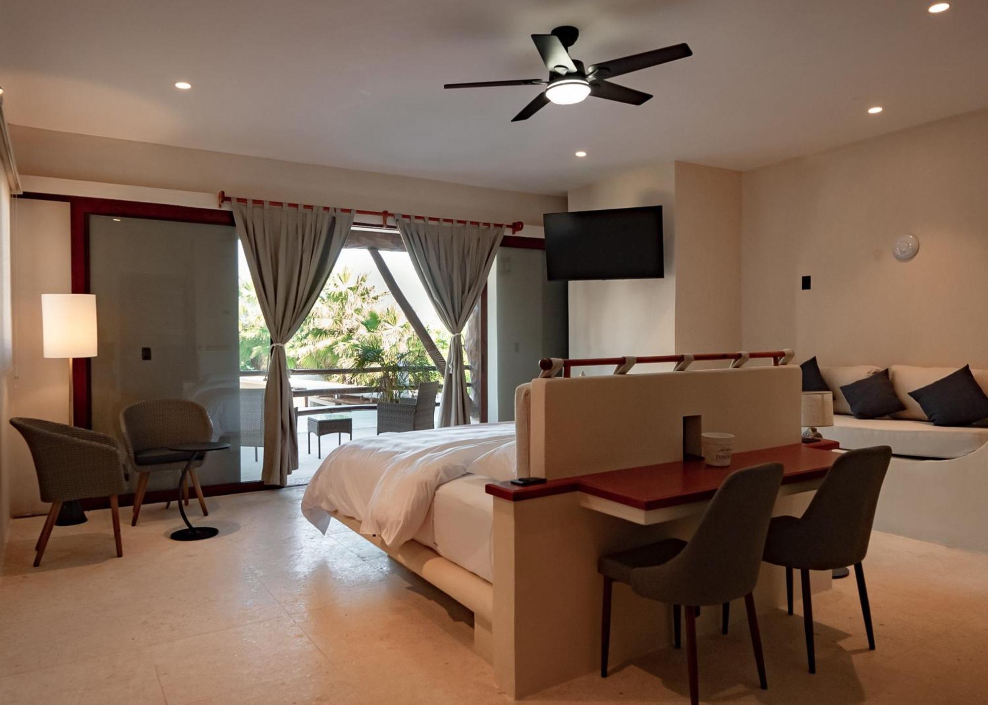 Beach Front Hotel Boutique Dk House Остров Холбокс Экстерьер фото